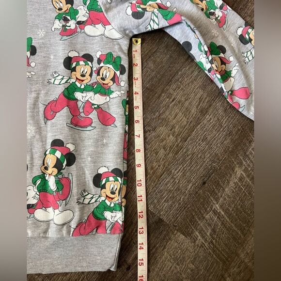 Disney's Mickey and Minnie Mouse Ice Skating Sweatshirt- Size Medium - Picture 7 of 8